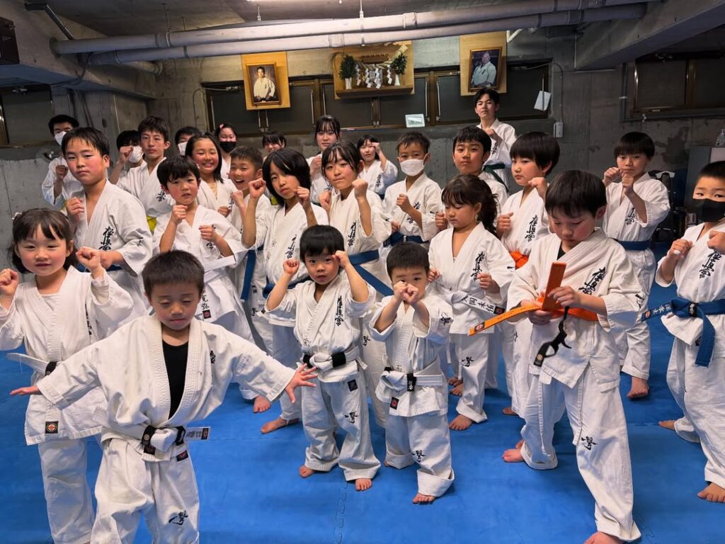 ２０２５-３-１９（水）①各少年部クラス。子供達たくさん来た。幼年部か...#子供達...#クラス#幼年部#極真空手#東大和道場#基本稽古#ミット打ち#集中力#ヤル気#元気#武道